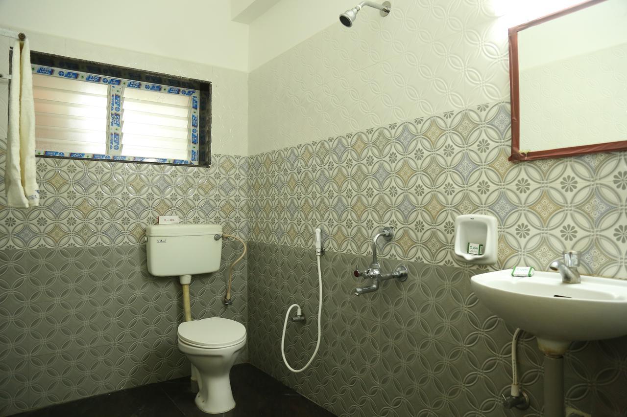 Hotel Vijay Pollāchi Esterno foto